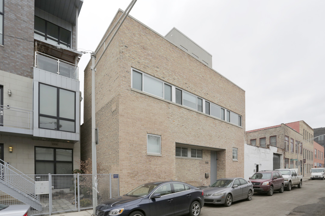 2436 W Bloomingdale Ave in Chicago, IL - Building Photo