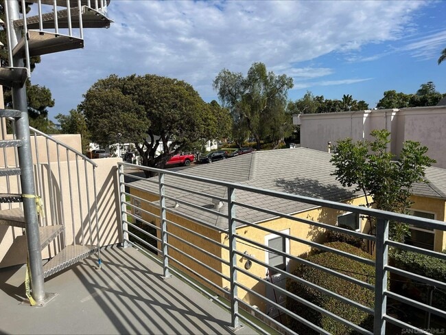 256 B Ave in Coronado, CA - Building Photo - Building Photo