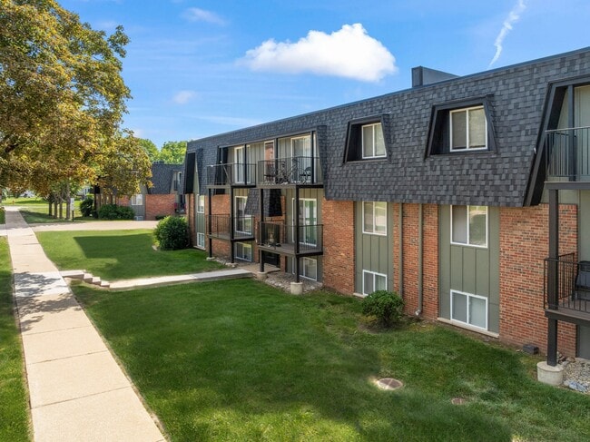 Timberbrook Apartments in Peoria, IL - Building Photo - Building Photo