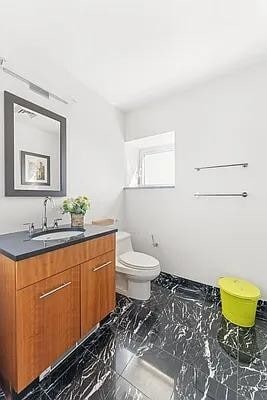 property at 11 E 29th St