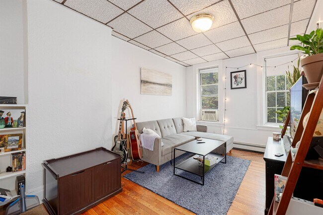 66 Sussex St-Unit -3 in Jersey City, NJ - Building Photo - Building Photo