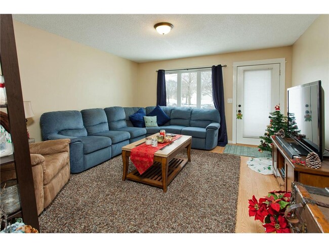 831 Weeks Ave SE in Minneapolis, MN - Building Photo - Building Photo