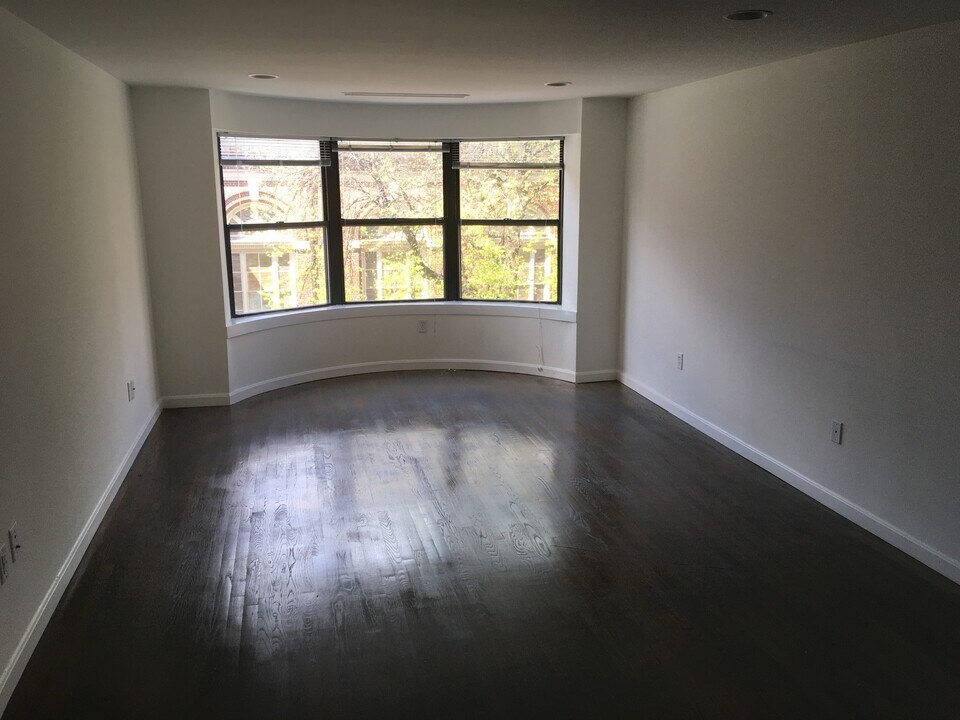 29 Queensberry St in Boston, MA - Building Photo