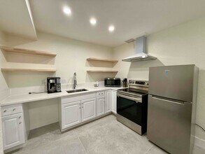 1198 Halpern St in Houston, TX - Building Photo - Building Photo