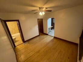 4829 S Tripp Ave, Unit 1R in Chicago, IL - Building Photo