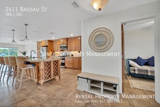 2411 Nassau St in Sarasota, FL - Building Photo - Building Photo