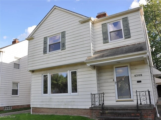 property at 4302 Silsby Rd