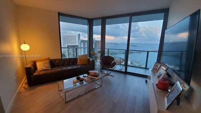 501 NE 31st St, Unit # 2401 in Miami, FL - Building Photo - Building Photo