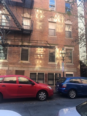 38 Phillips St, Unit B in Boston, MA - Foto de edificio - Building Photo