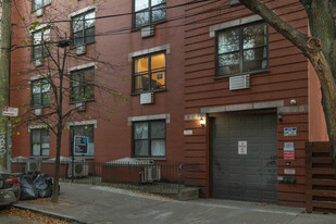 104 Luquer St in Brooklyn, NY - Foto de edificio - Building Photo