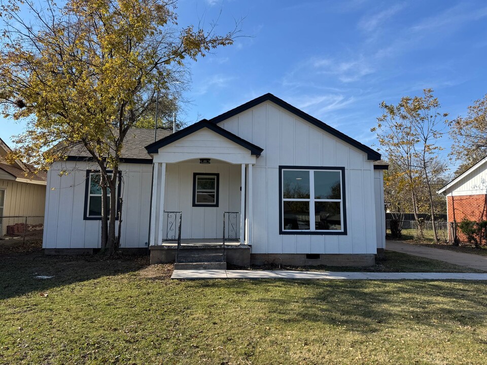 20 NW 28th St in Lawton, OK - Building Photo