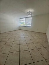 1075 93rd St in Bay Harbor Islands, FL - Building Photo - Building Photo