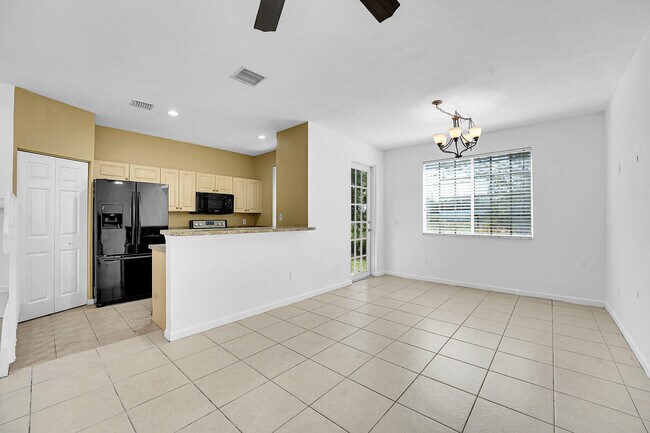 1213 Lucaya Dr in Riviera Beach, FL - Building Photo - Building Photo