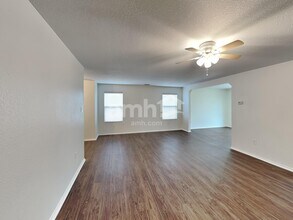 9315 Juniper Spring in San Antonio, TX - Building Photo - Building Photo