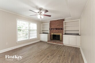 11421 Painted Tree Rd in Charlotte, NC - Building Photo - Building Photo