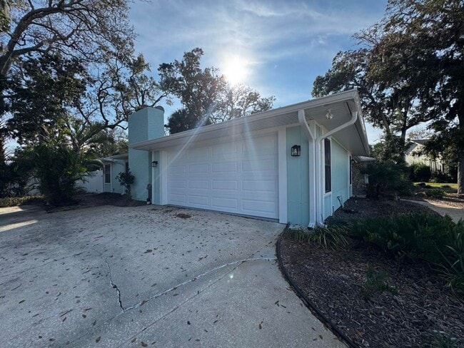 property at 1508 Poplar Dr