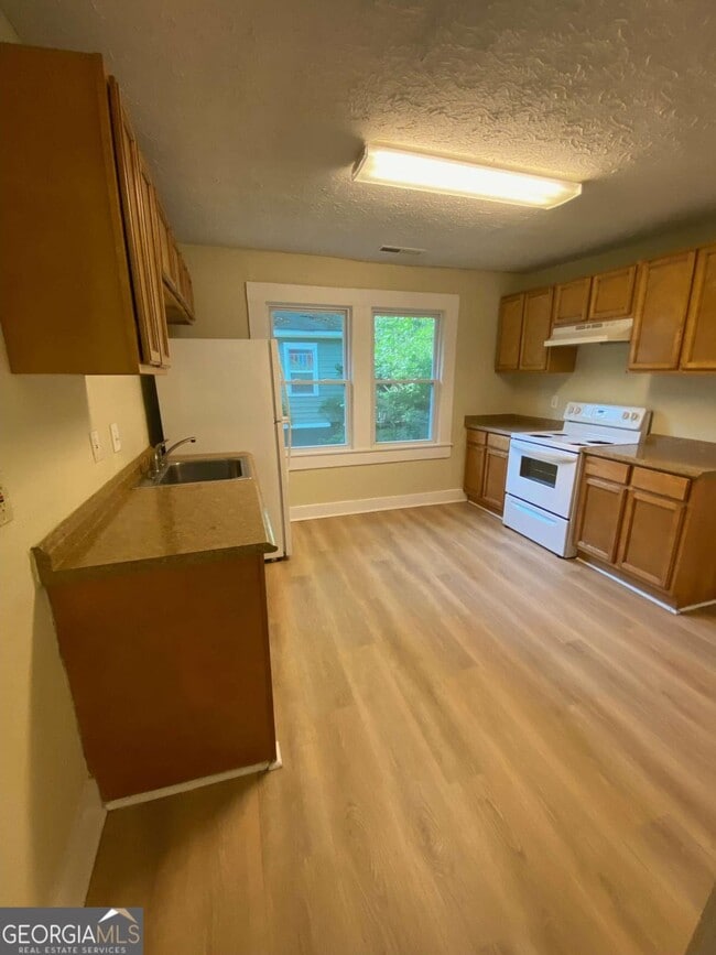 1162 Sims St SW in Atlanta, GA - Building Photo - Building Photo