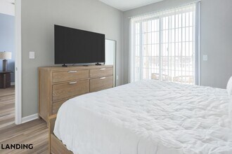 100 River Park Dr, Unit 321 in Raritan, NJ - Building Photo - Building Photo