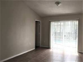 2481 Winchester Blvd in Kissimmee, FL - Foto de edificio - Building Photo