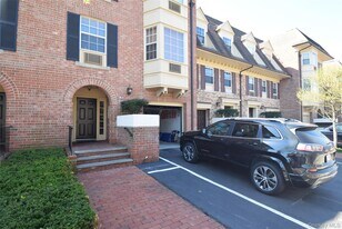 206-14 Emily Rd in Queens, NY - Building Photo