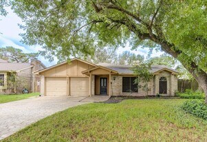 10727 Sagewillow Ln in Houston, TX - Building Photo
