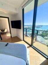 398 NE 5th St, Unit 2114 in Miami, FL - Building Photo - Building Photo