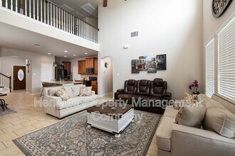 10238 Midsummer Meadow in Converse, TX - Building Photo - Building Photo