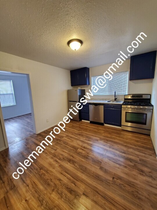219 N Rock St in Centralia, WA - Building Photo