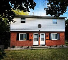 502 Vale Ave, Unit 3c in Parchment, MI - Building Photo