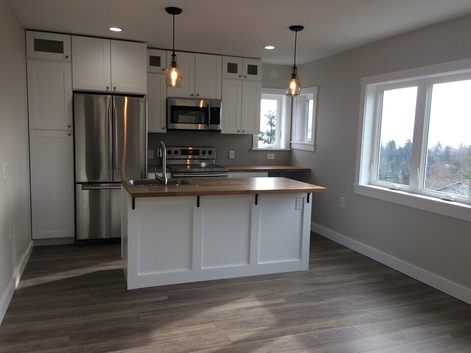1505 NW 10th Ave in Camas, WA - Building Photo