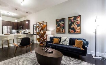 3131 Timmons Ln in Houston, TX - Building Photo - Building Photo