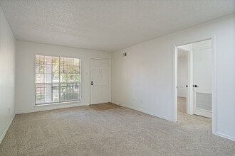 ReNew Bartlett Village in Memphis, TN - Foto de edificio - Building Photo