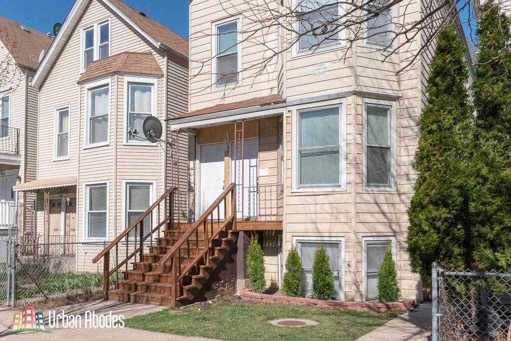 2968 N Ridgeway Ave in Chicago, IL - Building Photo
