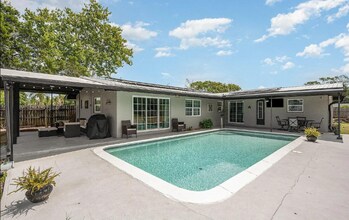 3105 Sharon Dr in Melbourne, FL - Building Photo - Building Photo