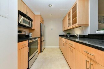 492 Beacon St, Unit 11 in Boston, MA - Building Photo - Building Photo