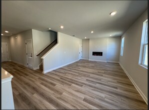 106 Millbrook Dr in Spring Hill, TN - Building Photo - Building Photo