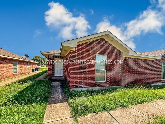 property at 858 Potomac Dr