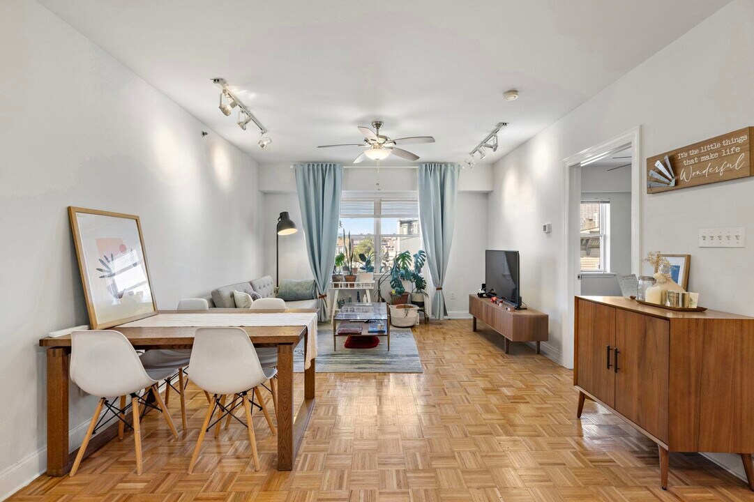 84 Bloomfield St in Hoboken, NJ - Building Photo