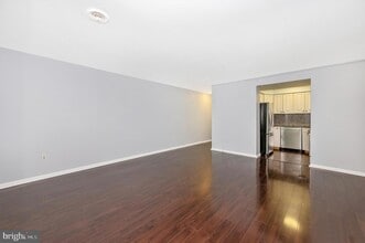 10316 Rockville Pike, Unit 101 in Rockville, MD - Building Photo - Building Photo