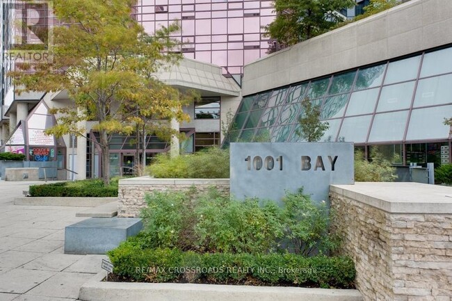 1001-1001 Bay St. in Toronto, ON - Building Photo - Building Photo