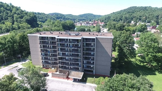 Baughman Towers Senior and/or Disability in Philippi, WV - Foto de edificio - Building Photo