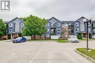 275 Eiwo Ct in Waterloo, ON - Building Photo