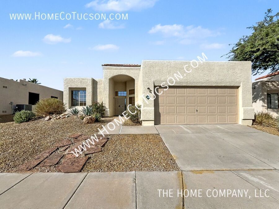 2660 W Camino del Sitio in Tucson, AZ - Building Photo