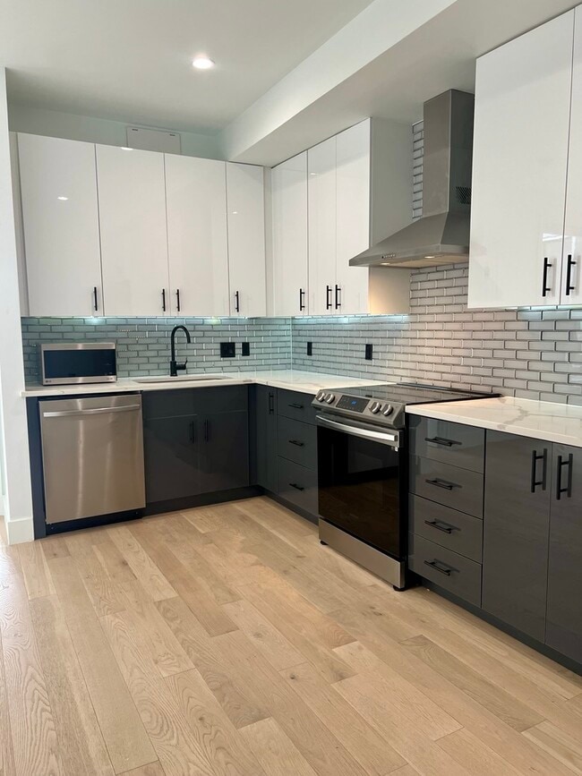 1312 13th St NW, Unit 1312 13th St NW Unit 9 in Washington, DC - Building Photo - Building Photo