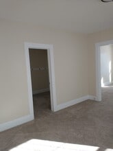 9 James St, Unit Apartment 1 in Amsterdam, NY - Foto de edificio - Building Photo