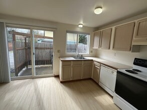 2208 Wilson Ave in Bellingham, WA - Building Photo - Building Photo