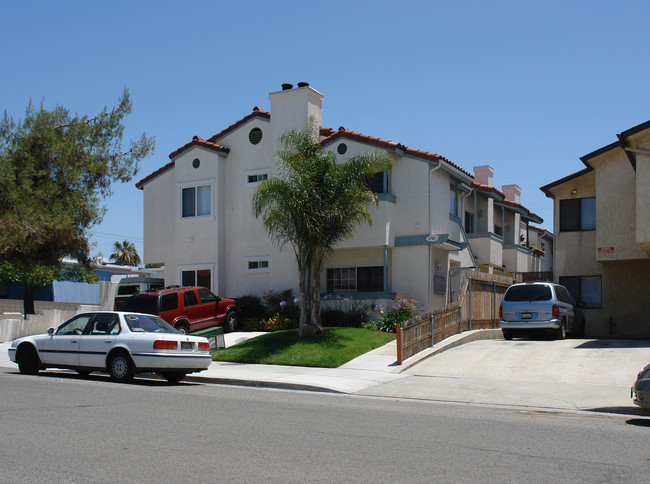 3767 Grim Ave in San Diego, CA - Foto de edificio - Building Photo