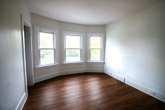 25 Sterling Ave, Unit Upper in Buffalo, NY - Building Photo - Building Photo