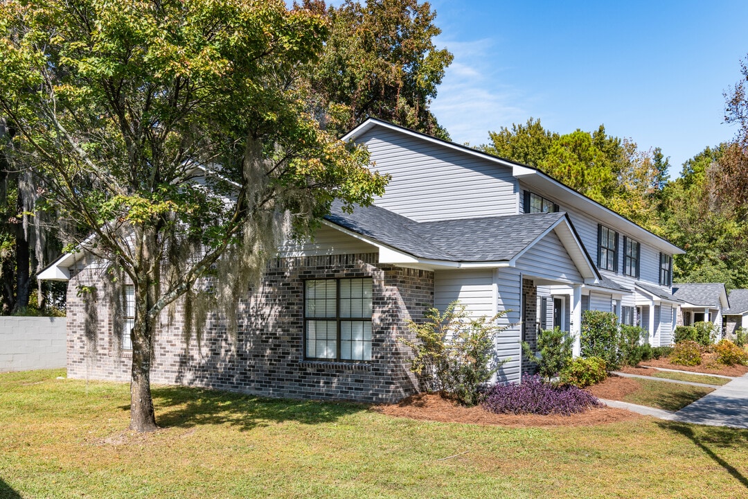 Residence At Battery Creek in Beaufort, SC - Foto de edificio