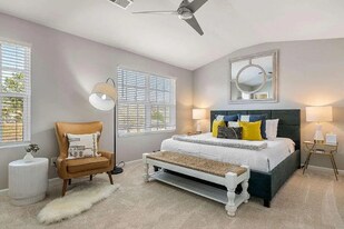 5618 Laurel Ridge Dr in East Point, GA - Building Photo